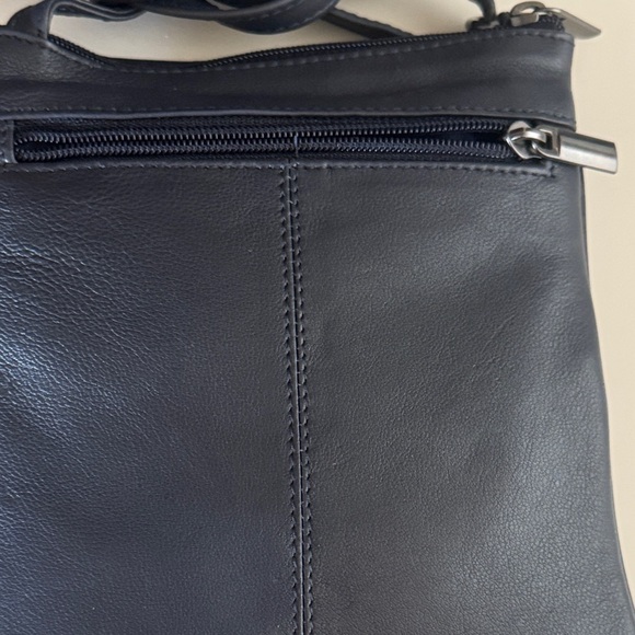 Justified Women’s Navy Leather Crossbody Bag OS NWOT - Picture 12 of 16